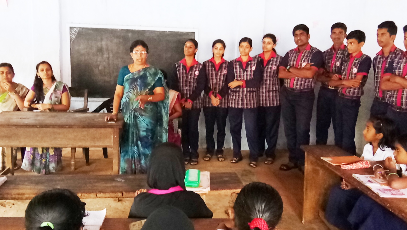 Books Donation to Pudiyankam School 2018